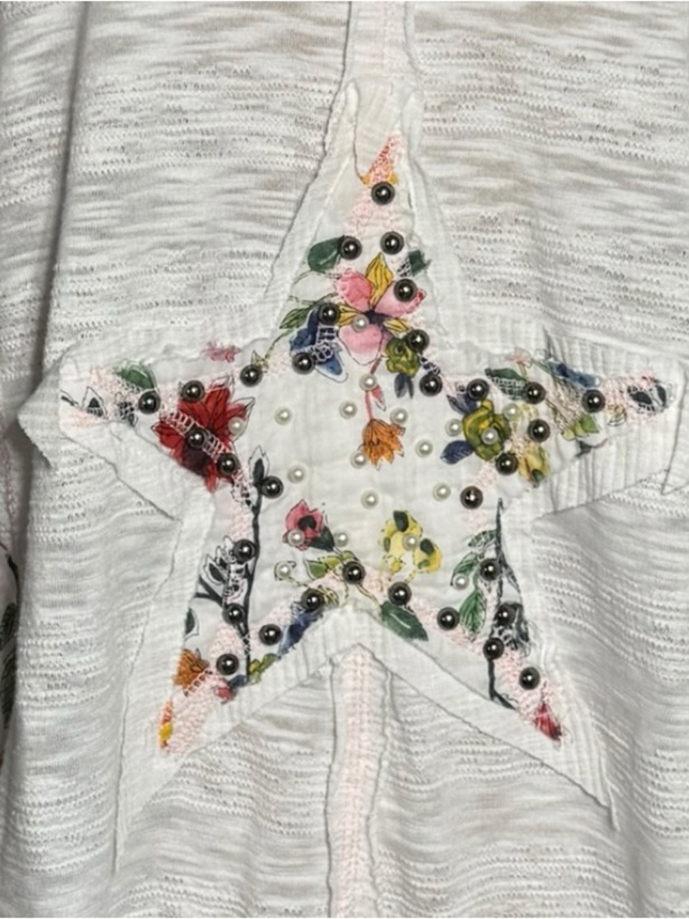 POL Multicolor Floral V-Neck Oversized Slub Knit Star Patch Pull Over Top Size M - Picture 9 of 10